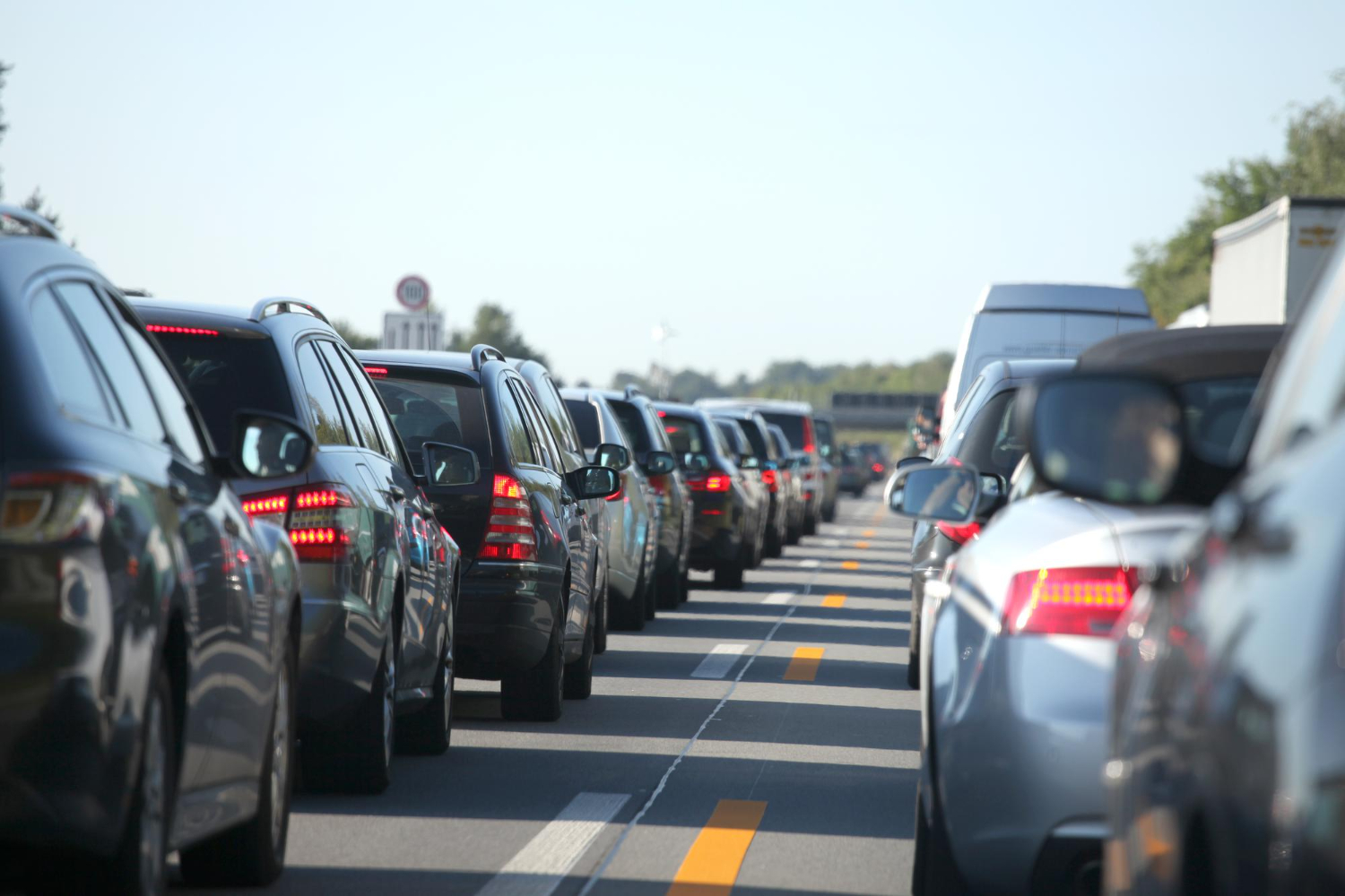 Leaving with a taxi to go to the airport saves you the stress of driving in traffic.